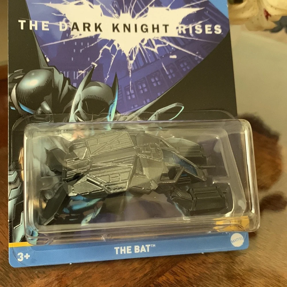 Hot Wheels Dark Knight Rises Flying Bat Car DC Comic Batman Plane New Hotwheels